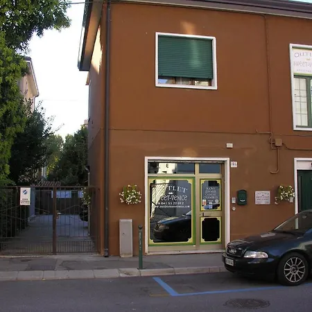 Outlet Sweet Venice 3* Местре