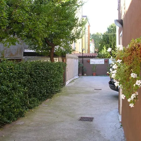 Outlet Sweet Venice ゲストハウス