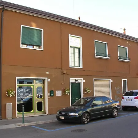 Outlet Sweet Venice ゲストハウス 3*